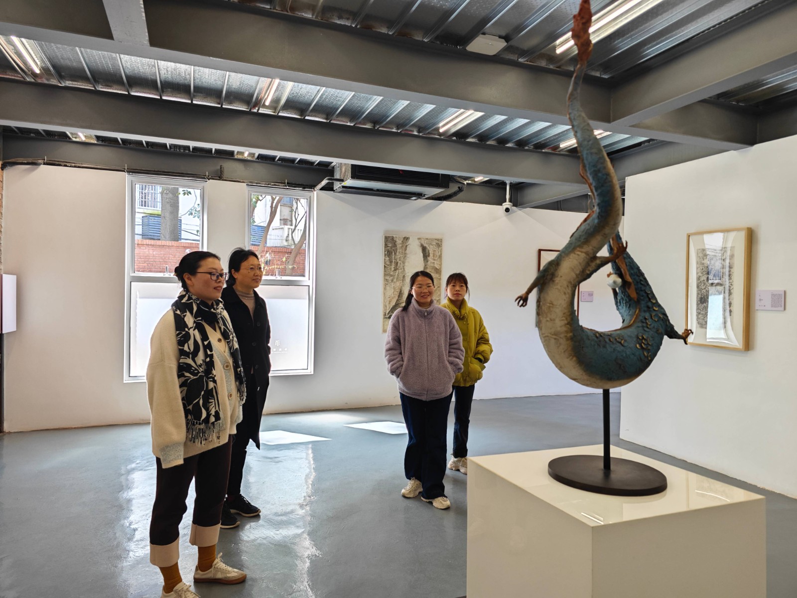 参观艺术展 (1).jpg
